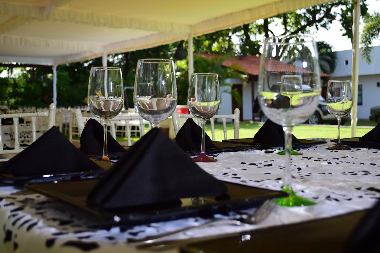 Villa Blanca Suites Tuxtepec Buitenkant foto